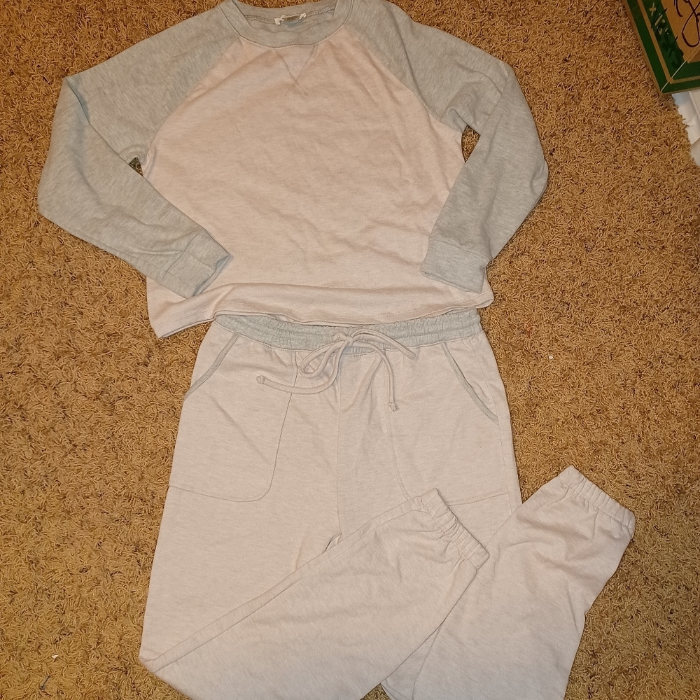 Urban Romantics Women Grey/Light Peach Jogger Crew Neck Sweater Set Lounge Wear